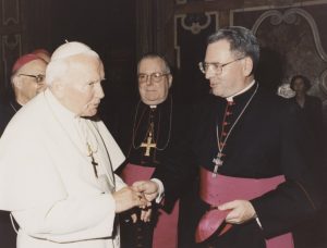 Bishop Myers visits with St. John Paul II during an ad limina visit to the Vatican representing the Diocese of Peoria in 1997. (Photo by Felici)