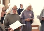 The Contemplative Sisters of St. John marked the 25th anniversary of St. Thérèse Convent with a Mass at their chapel in Princeville on June 8. The singing was led by (from left) Sister Olga, Sister Mary Rose, Sister Elisabeth and Sister Michelle Marie. The Catholic Post Online/Paul Thomas Moore   